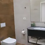 Lindi's 4/7 Apartmán Tirana