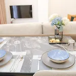 Lindi's 4/7 Tirana