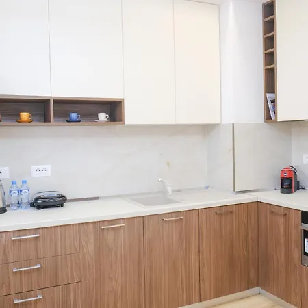 Lindi's 4/7 Apartmán Tirana
