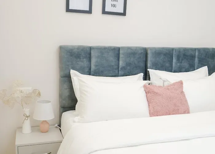 Lindi's 4/7 Apartment