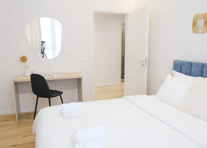 Apartment Lindi's 4/7 Tirana