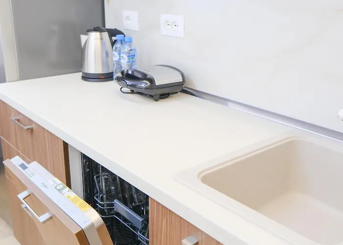 Lindi's 4/7 Apartment Tirana