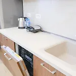 Lindi's 4/7 Apartament Tirana