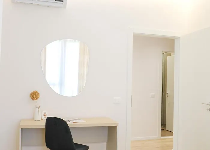 Lindi's 4/7 地拉那